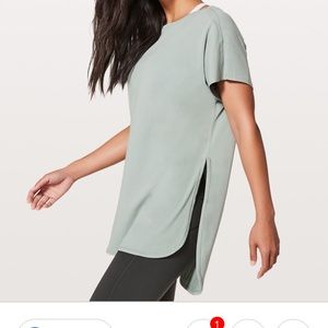 Lululemon side story tee